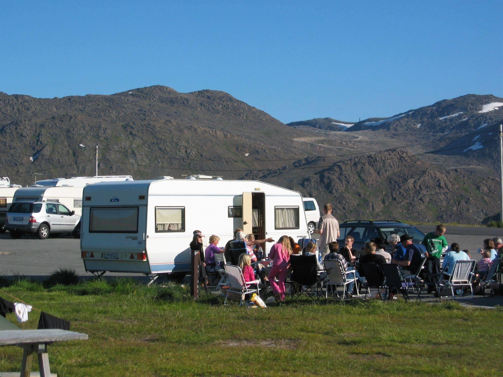 Nordkapp Camping Hotel Honningsvag Exterior photo