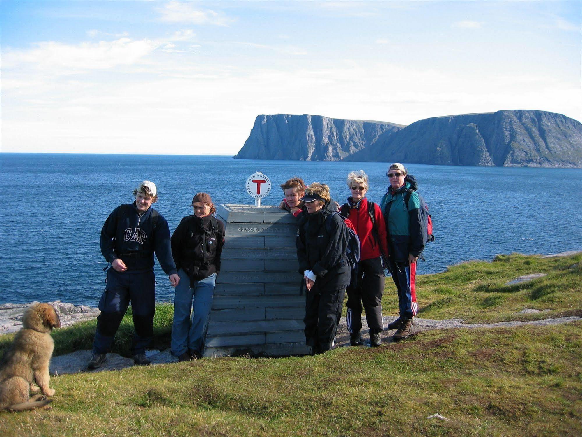 Nordkapp Camping Hotel Honningsvag Exterior photo